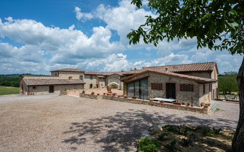 La Piazzetta, Borgo Campassini, Monteriggioni: Techo, Cabaña, Inmuebles, Pueblo, Casa De Campo, Guijarro, Entrada De Coches, Villa, Hacienda, Patio