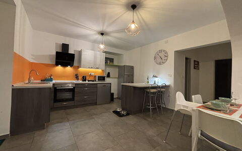 Appartamento Soul & Travel Ac And Wifi Croazia: Diseño De Interiores, Piso, Mueble, Suelo, Techo, Madera, Cocina, Mostrador, Habitación, Encendiendo