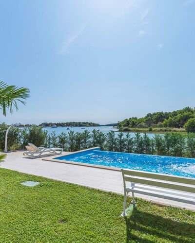 Villa Vizula: Azul, Agua, Piscina, Recurso, Ocio, Eco Hotel, Zona Tropical, Sombra, Costa, Ciudad De Vacaciones