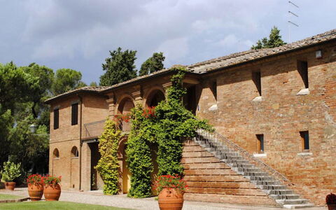 Il Tinaio: Arquitectura, Inmuebles, Hacienda, Jardín, Paisajismo, Yarda, Entrada De Coches, Patio, Ladrillo, Mansión