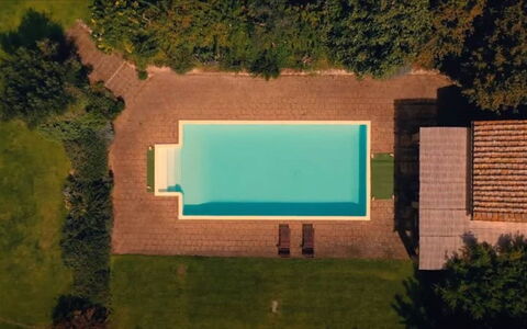Bagnoletto: Piscina, Material Compuesto, Inmuebles, Recurso, Thermae, Patio Interior, Casa De Campo, Ocio, Jardín, Césped