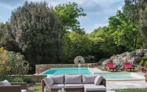 Villa Pipirelli: Jardín, Mueble Para Exteriores, Arbusto, Mueble, Patio Interior, Cobertura Del Suelo, Paisajismo, Sombra, Silla, Césped