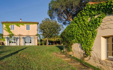 Villa Moscato: Arbusto, Casa, Casa, El Terreno Del Lote, Inmuebles, Área Rural, Jardín, Cabaña, Césped