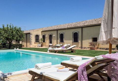 Villa del Sirio: Hacienda, Patio, Inmuebles, Recurso, Piscina, Hotel, Villa, Planta De Casa, Maceta