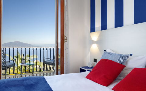 Villa Flora: Azul, Balcón, Hotel, Balaustre, Linos