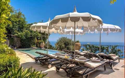 Villa Positano: Paraguas, Mueble Para Exteriores, Piscina, Recurso, Mueble, Sunlounger, Mar, Eco Hotel, Costeras Y Los Accidentes Geográficos Oceánico
