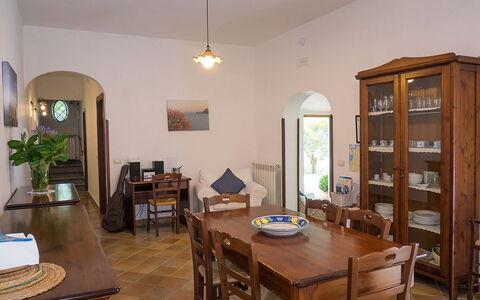 Villa Sant'Agata: Mueble, Piso, Diseño De Interiores, Madera, Mesa, Silla, Cocina Y Comedor Mesa, Suelo, Comedor, Encendiendo