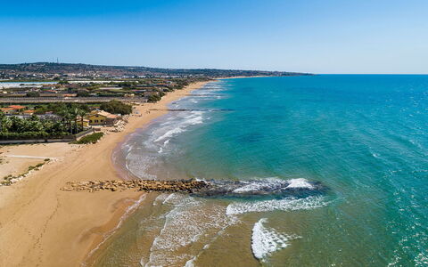 Casa sul Mare: Cielo, Azul, Agua, Cuerpo De Agua, Playa, Tiempo De Día, Costa, Entorno Natural, Horizonte, Mar