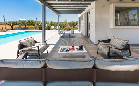 Villa Marzamemi: Mueble, Mueble Para Exteriores, Silla, Recurso, Sombra, Piscina, Patio, Eco Hotel, Estructura Al Aire Libre, Mesa Al Aire Libre