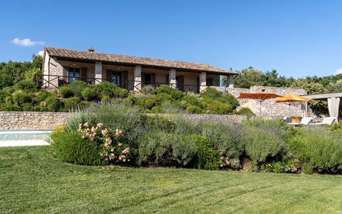 Villa Collinette: Arbusto, Jardín, El Terreno Del Lote, Planta De La Comunidad, Casa, Cobertura Del Suelo, Casa De Campo, Paisajismo, Inmuebles
