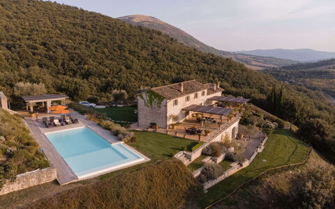 Villa Collinette: Piscina, Inmuebles, Hill Station, Cordillera, Pendiente, Casa De Campo, Pueblo, Villa, Eco Hotel, Pueblo De Montaña
