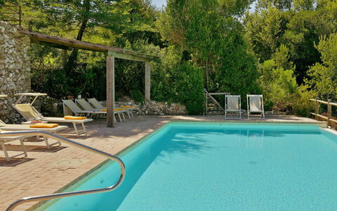 Villa Ginevra: Piscina, Mueble Para Exteriores, Mueble, Recurso, Material Compuesto, Eco Hotel, Sombra, Silla, Sunlounger, Thermae