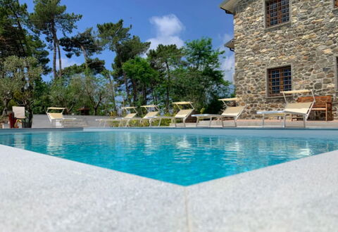 Villa Sarzana: Azul, Piscina, Recurso, Material Compuesto, Eco Hotel, Inmuebles, Fuente De Agua, Sombra, Villa, Loseta