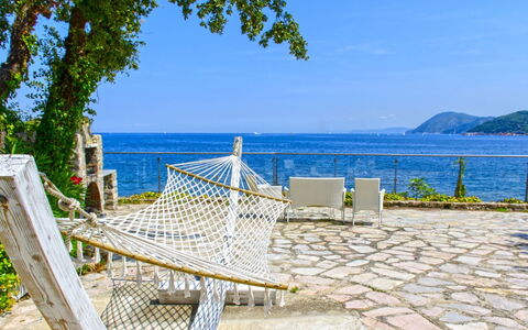 Terrazza Dell'Elba: Azul, Agua, Cuerpo De Agua, Costeras Y Los Accidentes Geográficos Oceánico, Mar, Costa, Mueble Para Exteriores, Apuntalar, Oceano, Playa