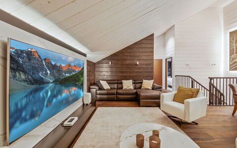 Levi Star West a: Diseño De Interiores, Techo, Sofá, Sala, Mueble, Piso, Casa, Encendiendo, Suelo, Habitación