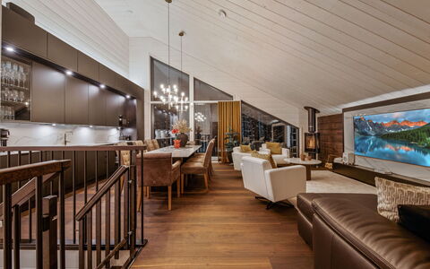 Levi Star West a: Madera, Diseño De Interiores, Techo, Piso, Sofá, Suelo, Sala, Casa, Mueble, Suelos De Madera