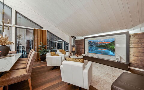 Levi Star West a: Sofá, Diseño De Interiores, Madera, Techo, Mueble, Sala, Piso, Suelo, Casa