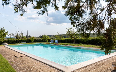Poggio Padule: Piscina, Material Compuesto, Recurso, Jardín, Sombra, Fuente De Agua, Paisajismo, Eco Hotel, Mueble Para Exteriores, Patio Interior