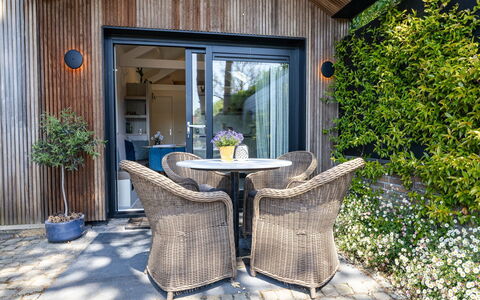 Residence Domburgse Duinen: Cabaña, Casa, Jardín, Edificios Del Jardín, Yarda, Silla, Vía Muerta, Patio Interior, Sombra, Mueble Para Exteriores