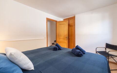 De Vacances: Piso, Diseño De Interiores, Suelo, Madera, Mueble, Techo, Habitación, Habitación, Suelos De Madera, Cama
