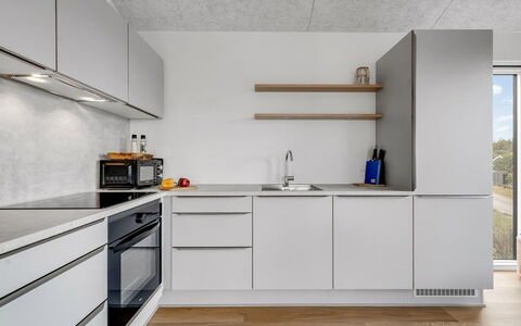Kjeld - from the Sea: Cocina, Aparato De Cocina, Mostrador, Piso, Electrodoméstico, Madera, Diseño De Interiores, Gabinetes, Mueble, Electrodoméstico