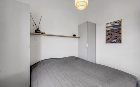Kjeld - from the Sea: Habitación, Pared, Diseño De Interiores, Cama, Piso, Madera, Mueble, Suelo, Sábana, Lecho
