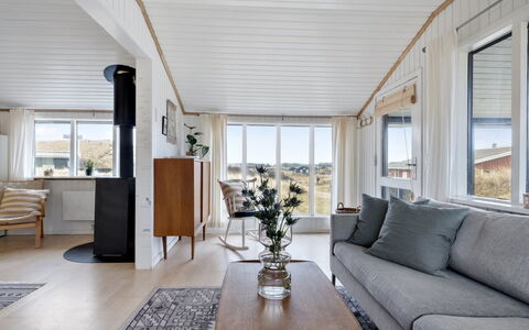 Aarno - 120M from the Sea: Piso, Diseño De Interiores, Suelo, Madera, Techo, Mueble, Habitación, Sofá, Sala, Suelos De Madera