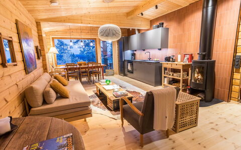 Kelokaltiokylän Maja 22: Madera, Diseño De Interiores, Mueble, Piso, Techo, Suelo, Sala, Casa, Sofá, Madera Dura