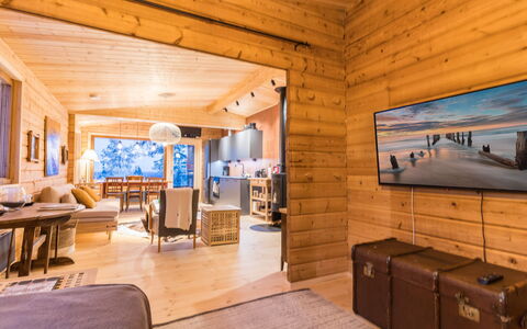 Kelokaltiokylän Maja 22: Madera, Diseño De Interiores, Piso, Techo, Suelo, Casa, Suelos De Madera, Mueble, Sala, Madera Dura