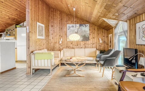 Annemone - 600M from the Sea