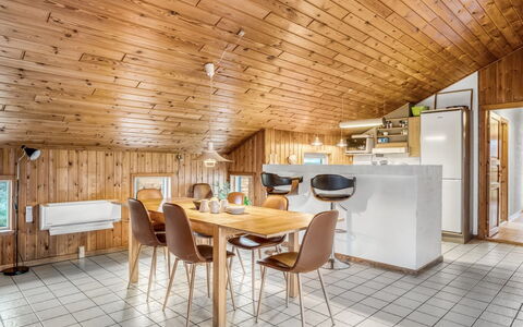 Annemone - 600M from the Sea