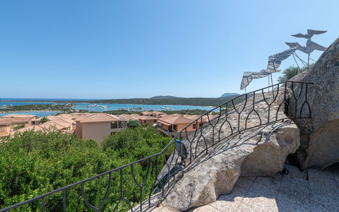 Golfo Aranci Apartments With Ac: Cielo, Sombra, Costa, Balcón