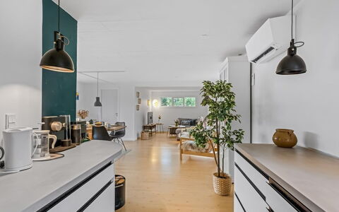 Runhild - 450M from the Sea: Diseño De Interiores, Mueble, Piso, Pared, Lámpara, Techo, Madera, Cocina, Suelo, Encendiendo