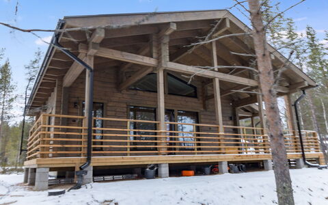 Villa Korpi: Madera, Cabaña, Cuarto De Troncos, Vía Muerta, Madera Dura, Tablón, Porche, Maderas, Manchas De Madera, Invierno