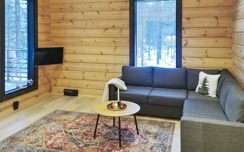 Villa Korpi: Madera, Piso, Diseño De Interiores, Mueble, Suelo, Suelos De Madera, Sala, Manchas De Madera, Madera Dura, Tablón