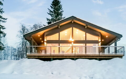 Lakeside Villa: Cama, Mueble, Habitación, Diseño De Interiores, Lecho, Sábana, Piso, Madera, Suelo, Habitación