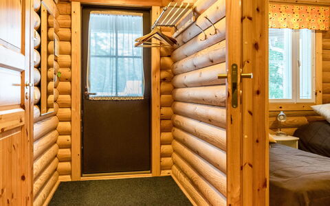 Kilpolan Karoliina: Madera, Diseño De Interiores, Suelo, Techo, Manchas De Madera, Habitación, Cuarto De Troncos, Madera Dura, Tablón, Habitación