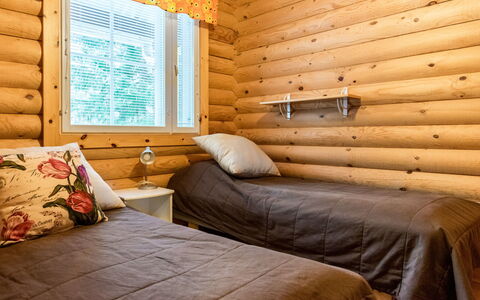 Kilpolan Karoliina: Madera, Mueble, Diseño De Interiores, Suelo, Habitación, Habitación, Piso, Encendiendo, Cama, Casa