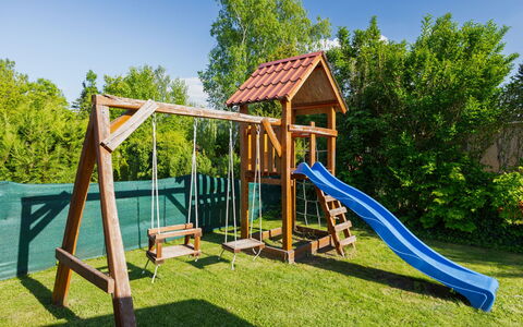 Hullám: Tobogán, Equipo De Juego Exterior, Tolva, Patio De Recreo, Ocio, Jardín, Columpio, Manchas De Madera, Madera Dura