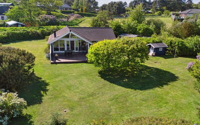 Sukie - 100M from the Sea
