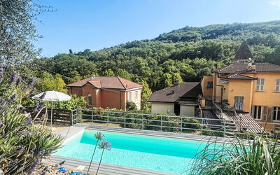 Molini di Prelà 42: Piscina, Azul, Recurso, Material Compuesto, Eco Hotel, Thermae, Fuente De Agua, Sombra, Hotel, Mueble Para Exteriores