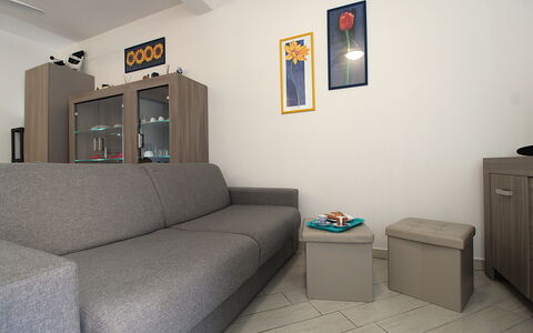 Villetta Elena, Ac, Wifi, Lido Degli Scacchi: Mueble, Diseño De Interiores, Sofá, Piso, Suelo, Madera, Habitación, Sala, Departamento, Encendiendo