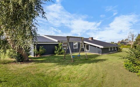 Maylin - 350M from the Sea: Inmuebles, Sombra, Entrada De Coches, Casa De Campo
