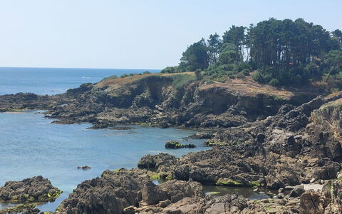Villa de la Paix: Agua, Los Recursos Hídricos, Cuerpo De Agua, Klippe, Costa, Paisaje Natural, Promontorio, Costeras Y Los Accidentes Geográficos Oceánico, Terreno, Promontorio
