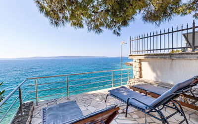 Trogir Okrug Gornji 325
