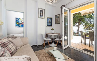 Trogir Okrug Gornji 325