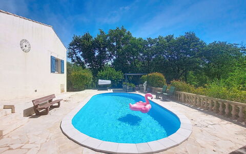 Villa Esterel: Azul, Piscina, Ocio, Mueble Para Exteriores, Jardín, Sombra, Paisajismo, Patio Interior, Yarda, Recurso
