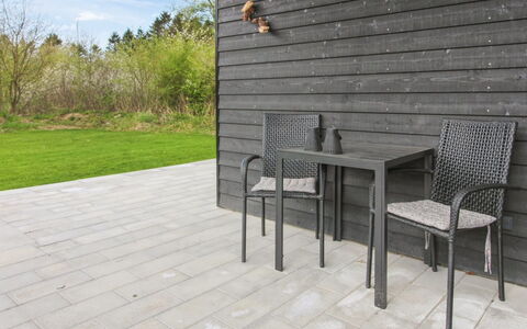 Solvejg - 30Km from the Sea: Madera, Mueble Para Exteriores, Mueble, Piso, Suelo, Mesa Al Aire Libre, Material Compuesto, Tablón, Madera Dura