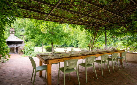 Montaione Country House Amarrante, Pool, Ac: Mueble, Mesa, Madera, Silla, Mueble Para Exteriores, Cocina Y Comedor Mesa, Mesa Al Aire Libre, Sombra, Restaurante, Jardín