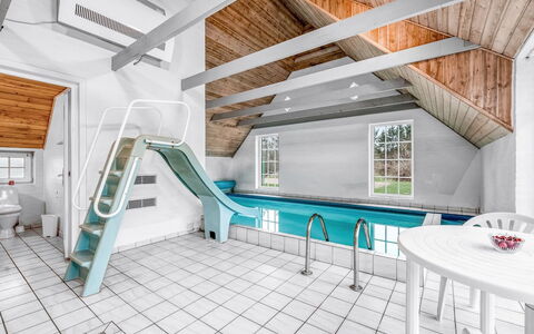 Aagot - 1.7Km from the Sea: Casa, Techo, Casa, Cabaña, Cobertizo, Edificios Del Jardín, Vía Muerta, Yarda, Cuarto De Troncos, \Choza